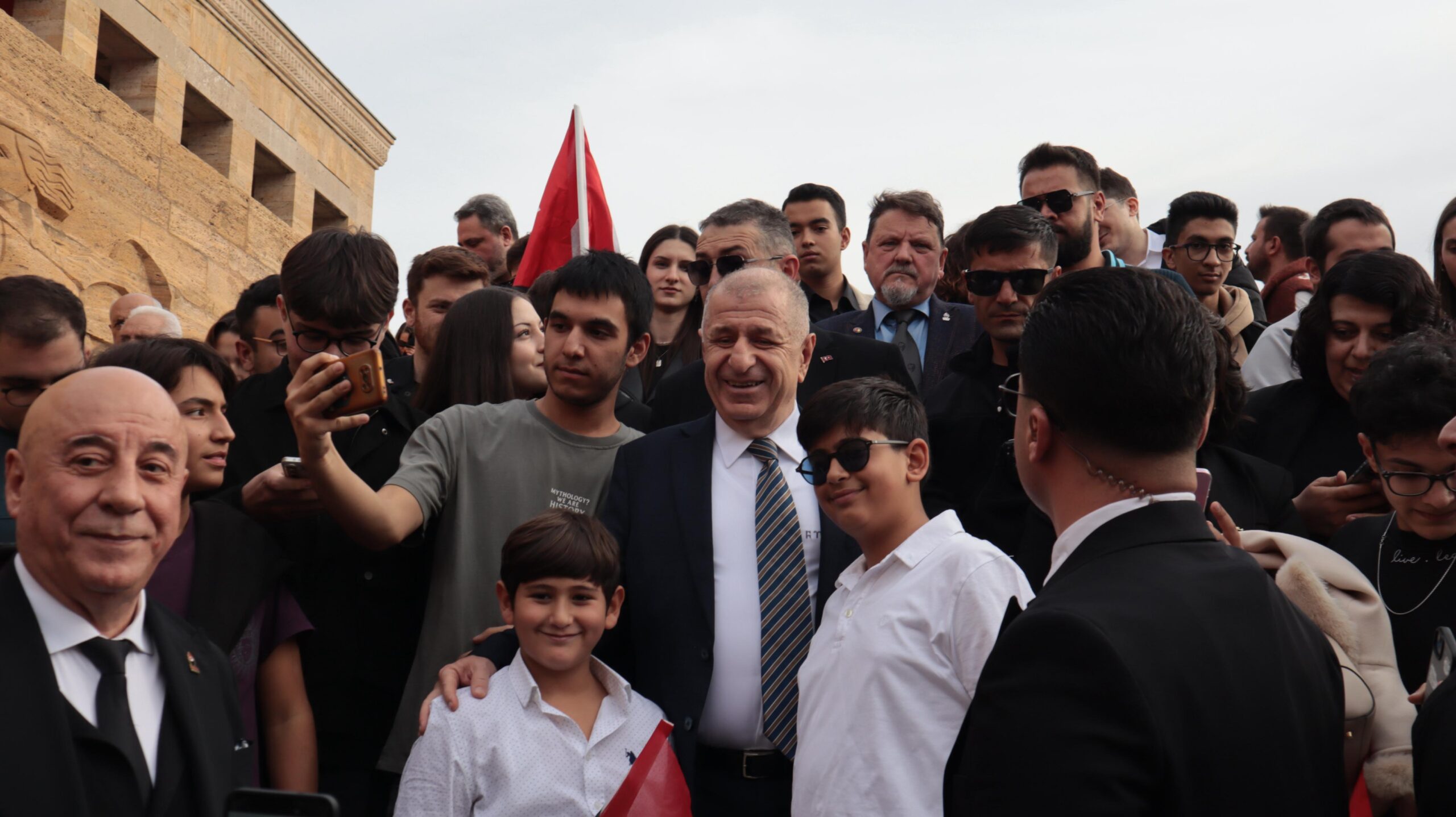 Zafer Partisi Genel Başkanı Prof. Dr. Ümit Özdağ Anıtkabir’i Ziyaret