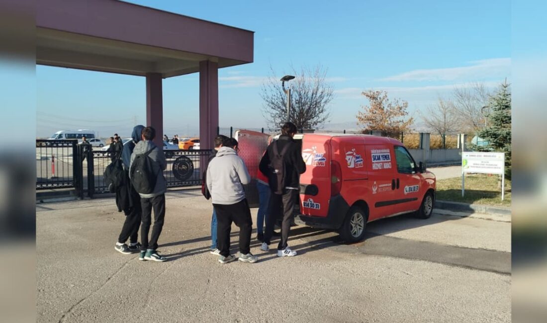Kahramankazan Belediyesi’nden Sınav Haftasındaki Öğrencilere Çorba İkramı Gazi Üniversitesi TUSAŞ