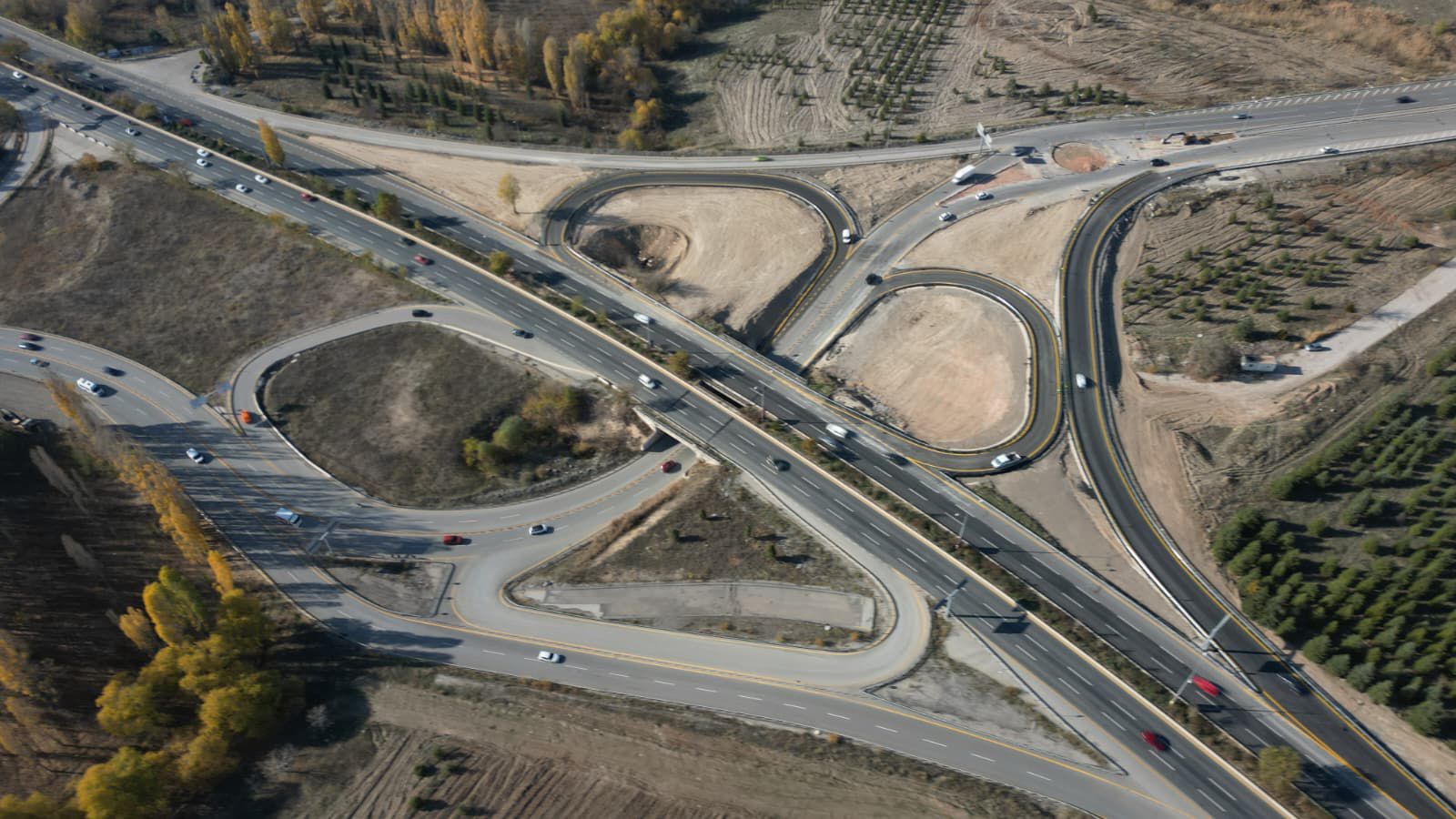 Sabancı-Ankara Bulvarı Kavşağı Yonca Tipi Düzenlemeyle Yeniden Hizmete Açıldı Ankara