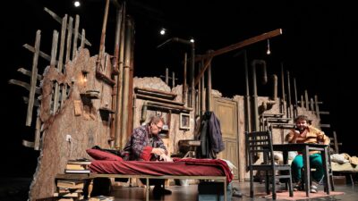 Denizli Büyükşehir Belediyesi  Şehir Tiyatrosu 'Sığıntılar' oyunu ile sanatseverleri