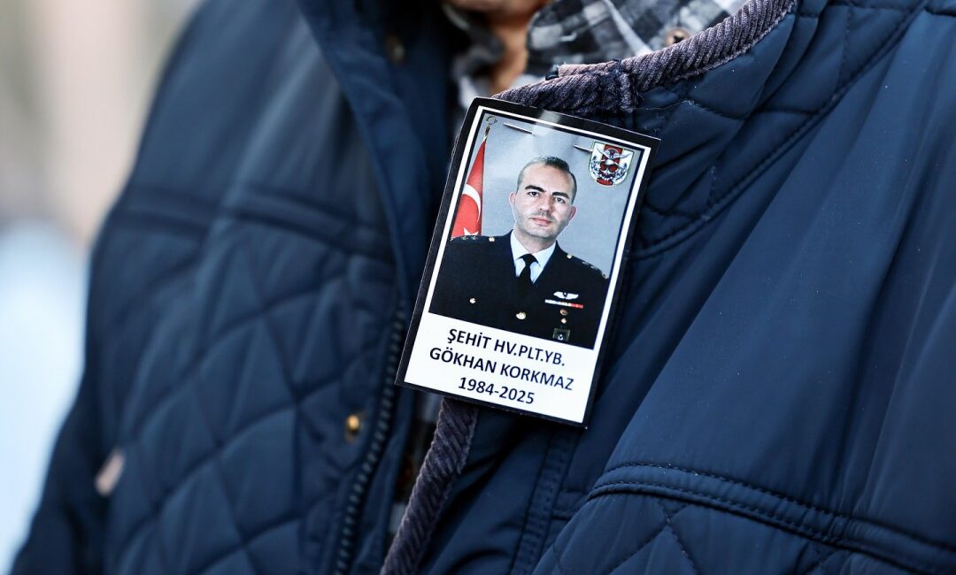 Bora Balcıoğlu, Şehit Pilot Yarbay Gökhan Korkmaz’ın Cenazesine Katıldı Silivri Belediye Başkanı Bora Balcıoğlu, Şehit Pilot Yarbay Gökhan Korkmaz’ın