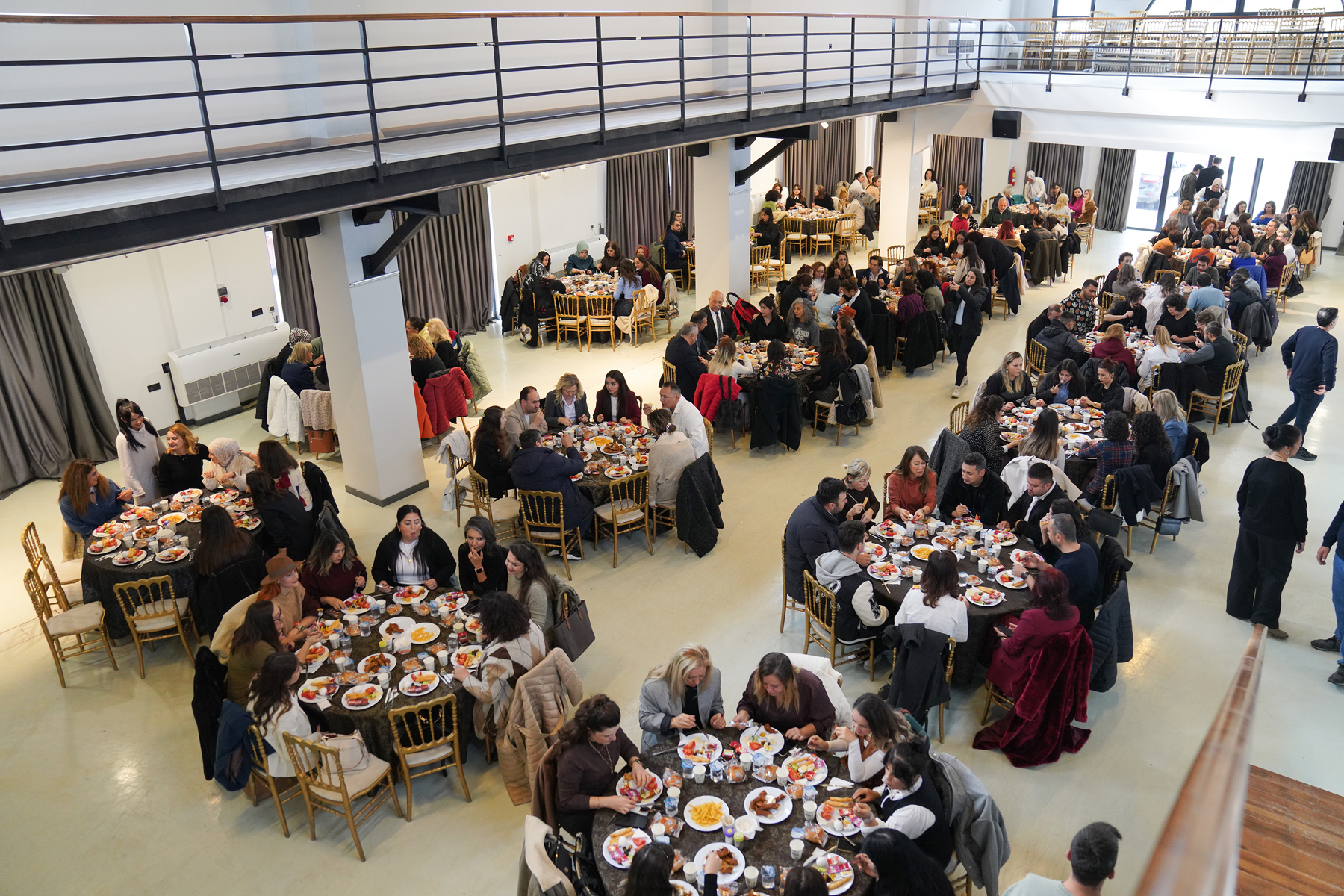 Tepebaşı Belediyesi’nde hizmet veren eğitmenler, 24 Kasım Öğretmenler Günü dolayısıyla