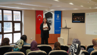 Tepebaşı Belediyesi tarafından belde evi kursiyerlerine ‘Kadın Sağlığı Semineri’ devam