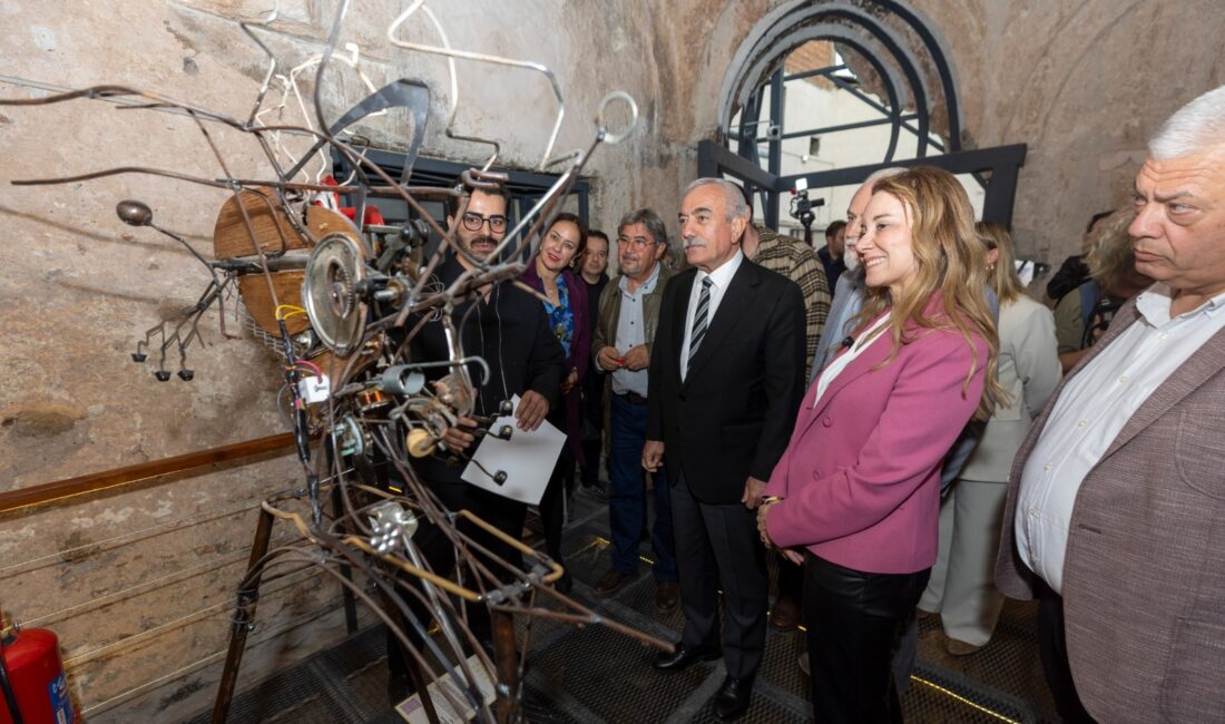 Tarihi Hamama, Sanatla Modern Dokunuş Konak Belediyesi’nin restore ettiği tarihi Kıllıoğlu Hamamı, ‘Boşluk – Aralık