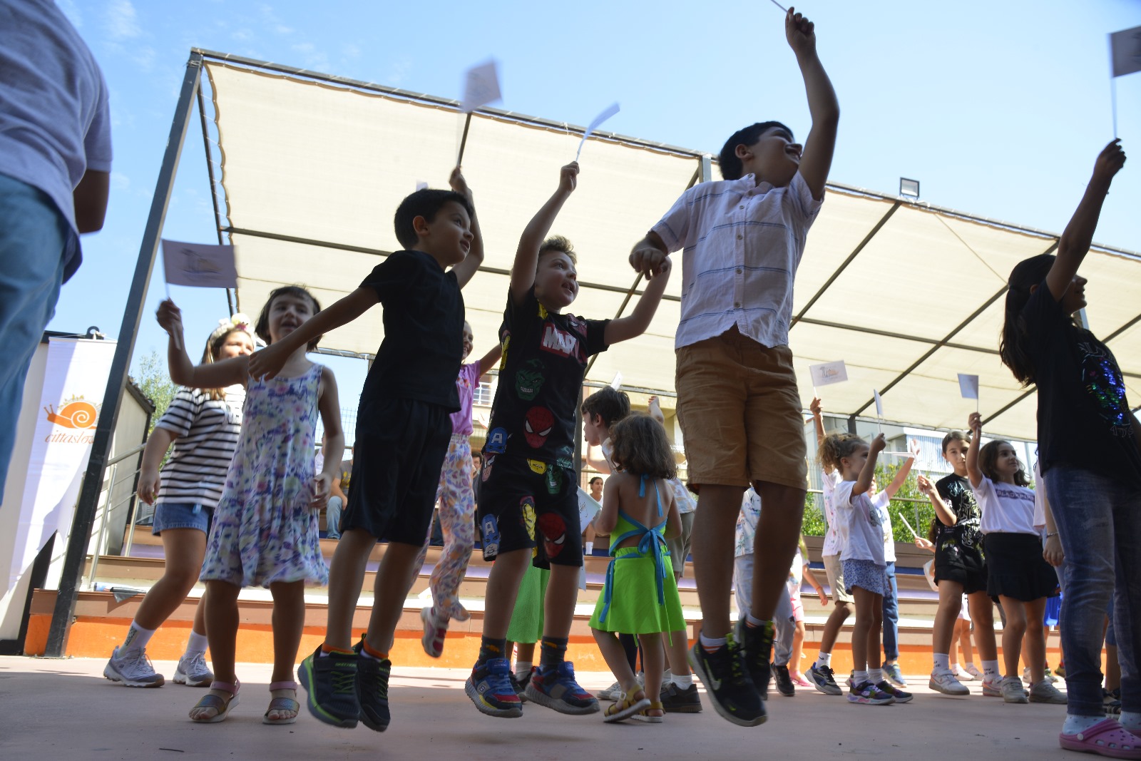 Sanatçılar Şehri’ne yaraşır sanat ve bilim içerikli atölyeleriyle Seferihisarlı çocuklara