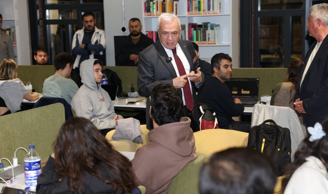Nilüfer Belediye Başkanı Şadi Özdemir, vize sınavlarına hazırlanan üniversite öğrencilerini