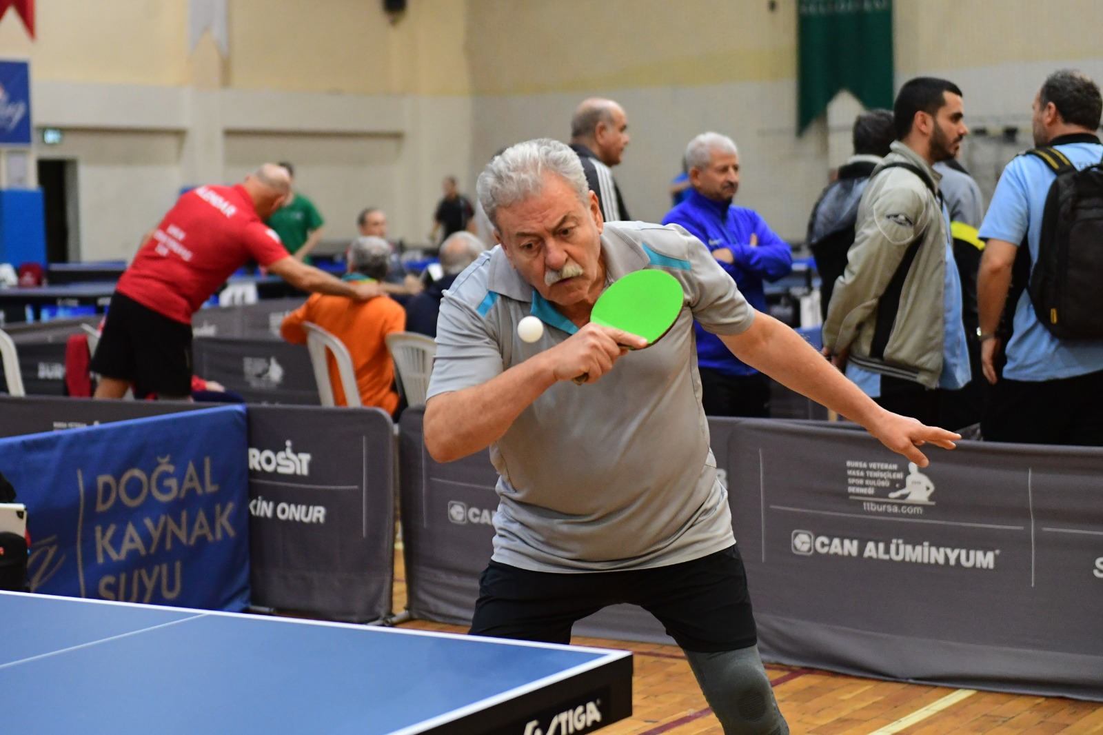 Osmangazi Belediyesi’nin destekleriyle Bursa Veteran Masa Tenisçileri Spor Kulübü tarafından