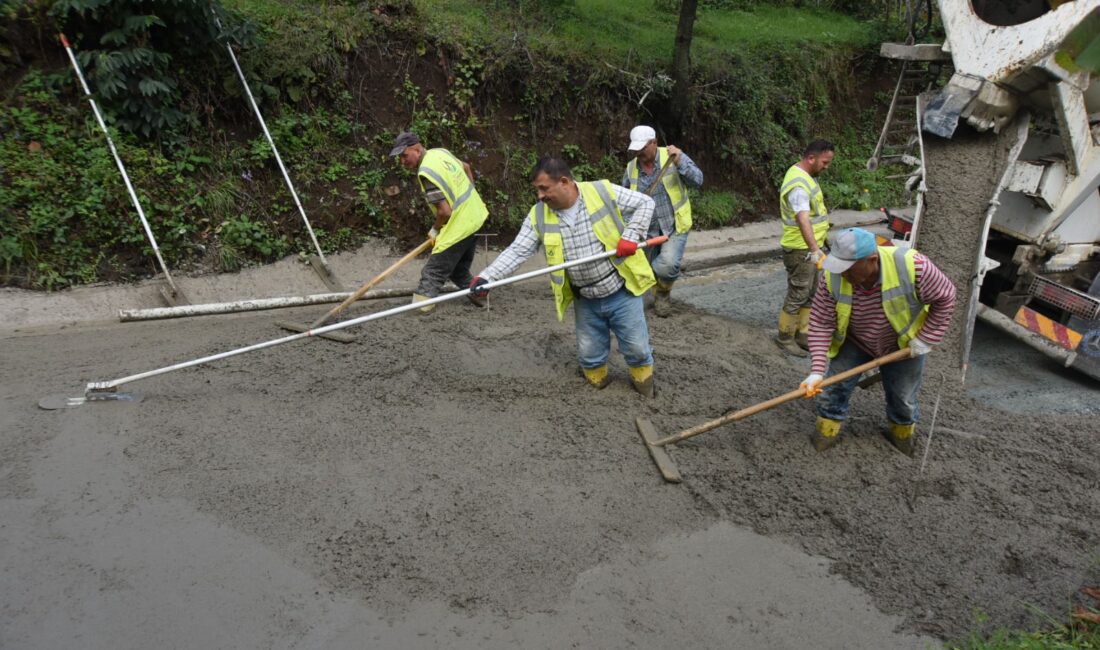 Altınordu’da Kırsal Mahallelere Yatırımlar Sürüyor Altınordu’da Kırsal Mahallelere Yatırımlar Sürüyor Altınordu Belediyesi, kırsal mahallelerde yürüttüğü