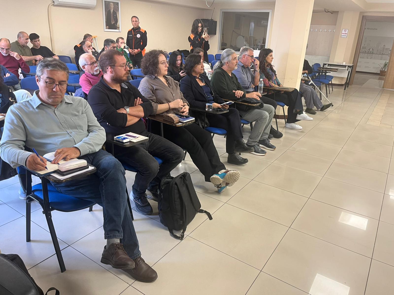 İzmir Kent Konseyi (İKK), 30 Ekim Depremi’nin 5. yıl dönümünde,