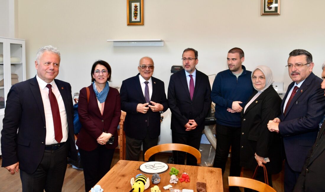 TBMM Heyeti, En Mutlu Köy’ü Ziyaret Etti TBMM Heyeti, En Mutlu Köy’ü Ziyaret Etti Türkiye Büyük Millet