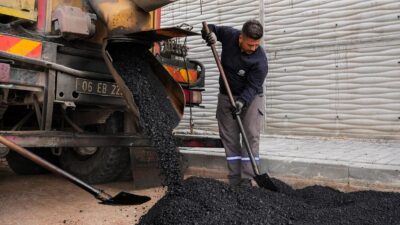 Etimesgut’ta Asfalt Bakım ve Onarım Çalışmaları Hız Kesmeden Devam Ediyor