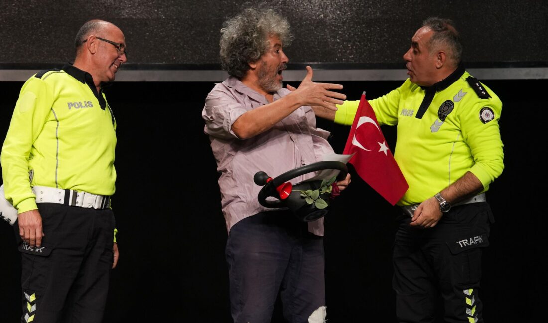 Etimesgut Belediyesi Emekli Tiyatrosu Yeni Sezona Perdelerini Açtı Etimesgut Belediyesi Emekli Tiyatrosu Yeni Sezona Perdelerini Açtı İlk sezonda