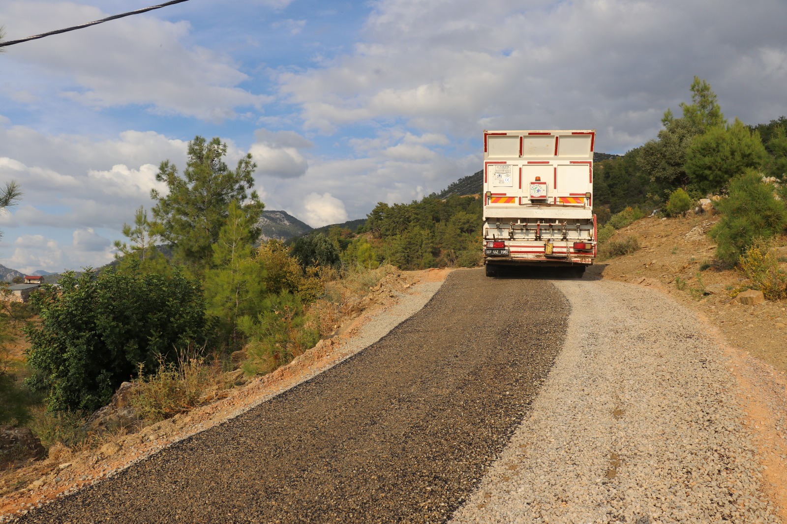Aydıncık’ta Asfalt Seferberliği Sürüyor Gazipaşa Belediyesi Fen İşleri Müdürlüğü ekipleri,