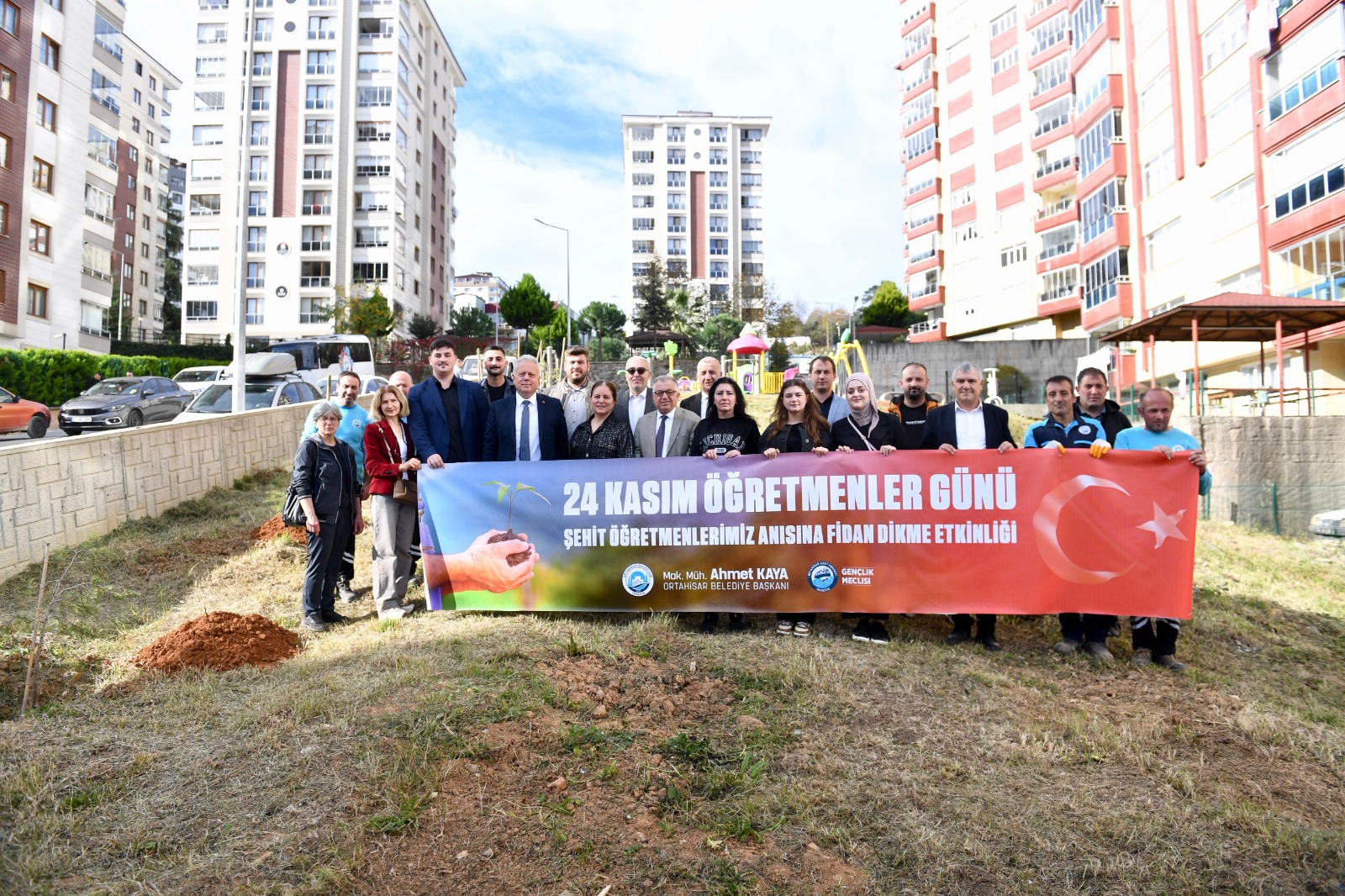 Şehit Öğretmenlerin Anısı, Ortahisar’da Fidanlarla Yaşayacak Ortahisar Kent Konseyi Gençlik