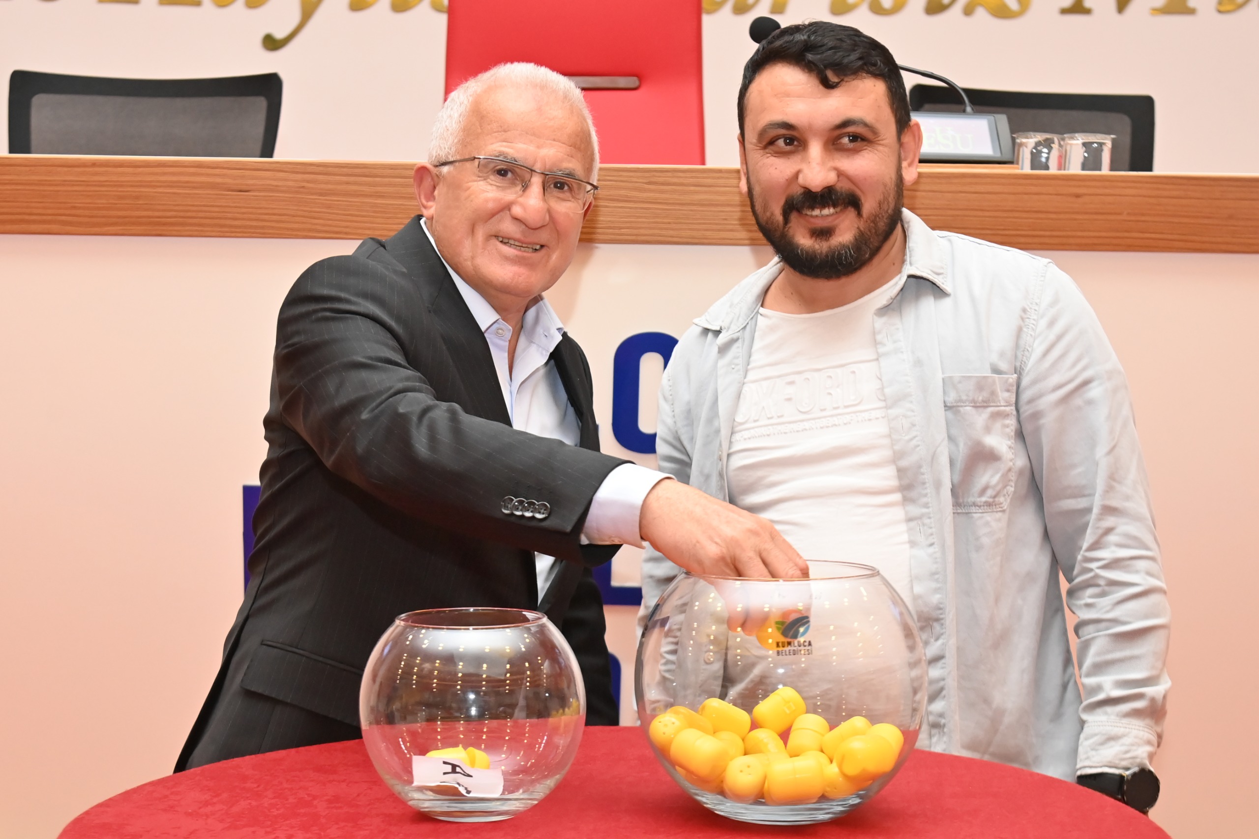 Kumluca Belediyesi Halı Saha Futbol Turnuvası Başlıyor! Kumluca Belediyesi’nin düzenlediği,