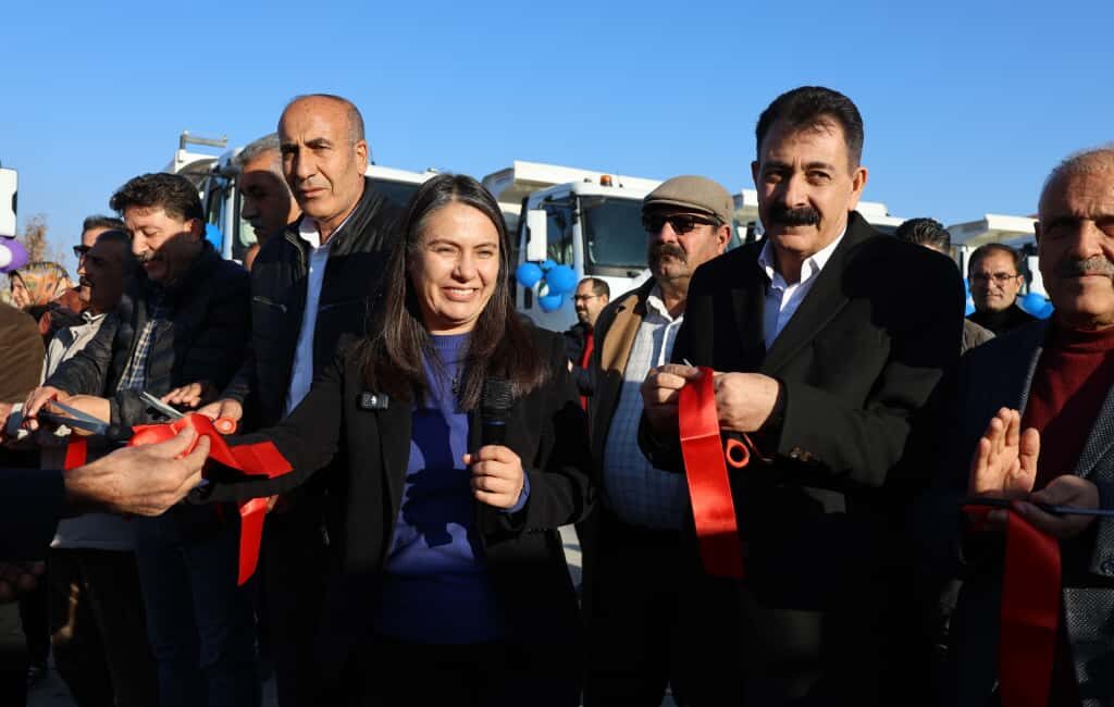 Ağrı Belediyesi Yeni Hizmet Araçlarını