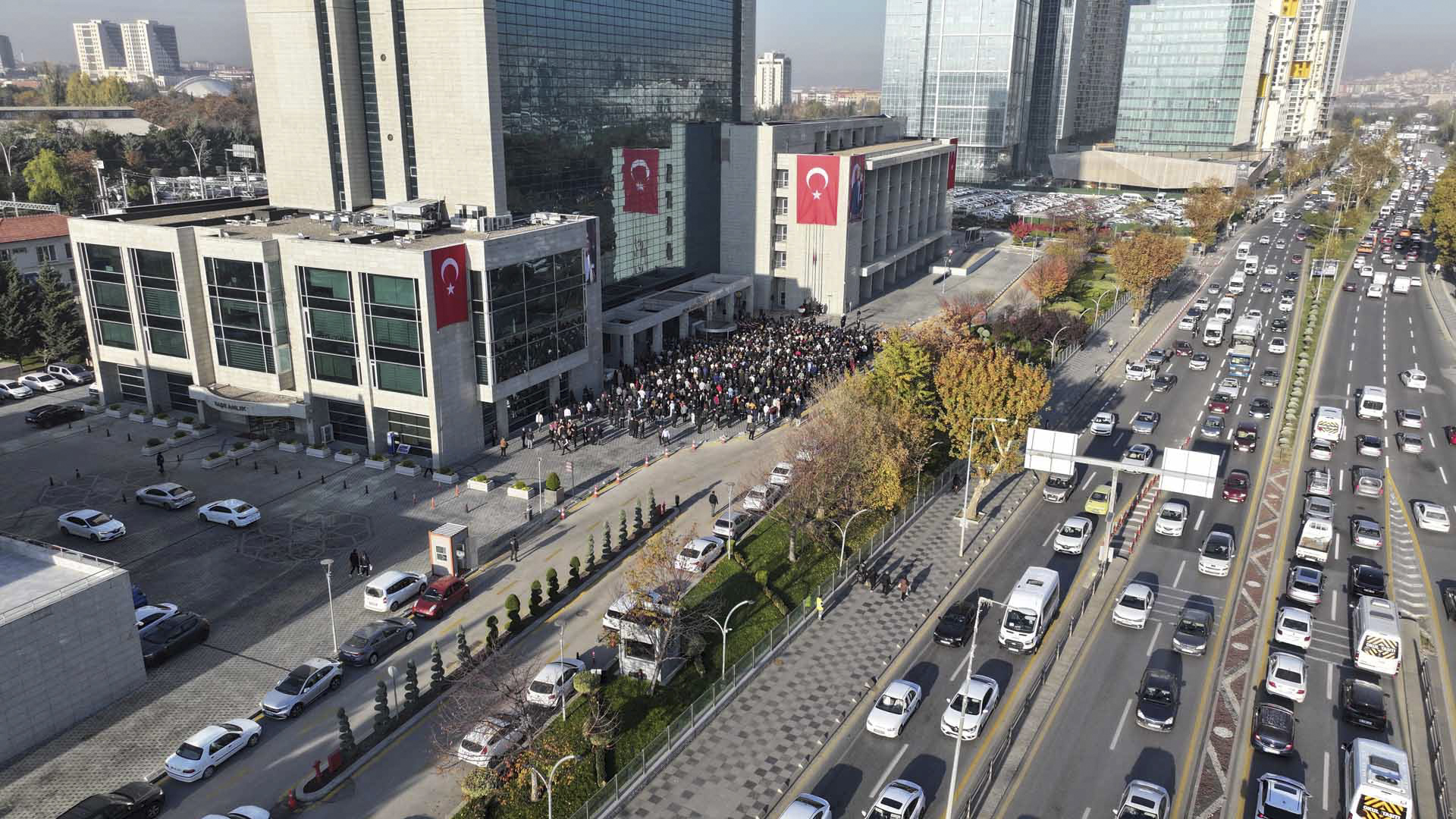 Ankara’da Hayat Bir Dakikalığına Durdu 10 Kasım’da tüm Türkiye’de olduğu