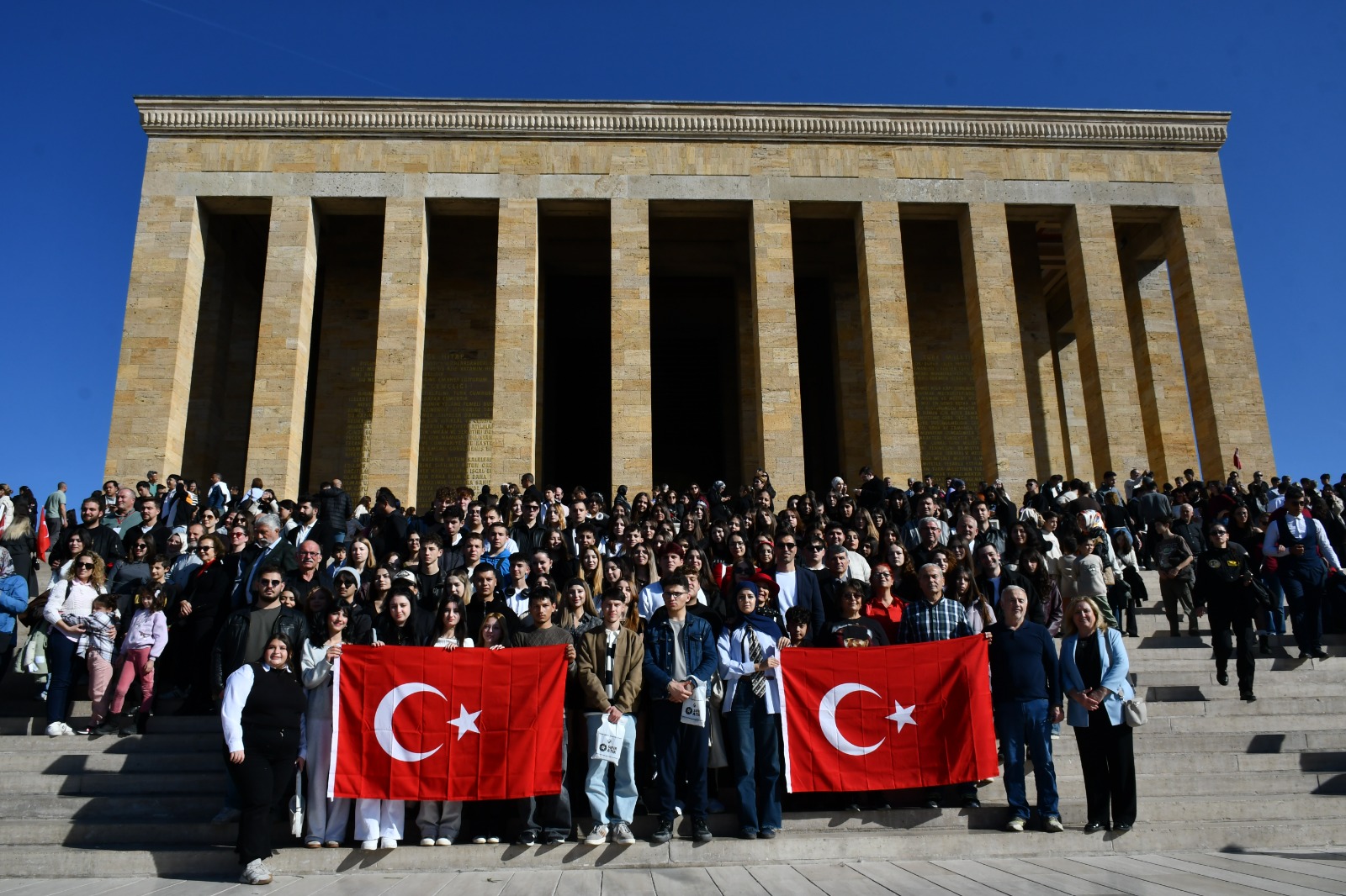 Balıkesir Büyükşehir Belediyesi Gençlik Merkezlerindeki öğrenciler tarafından Ulu Önder'imiz Gazi