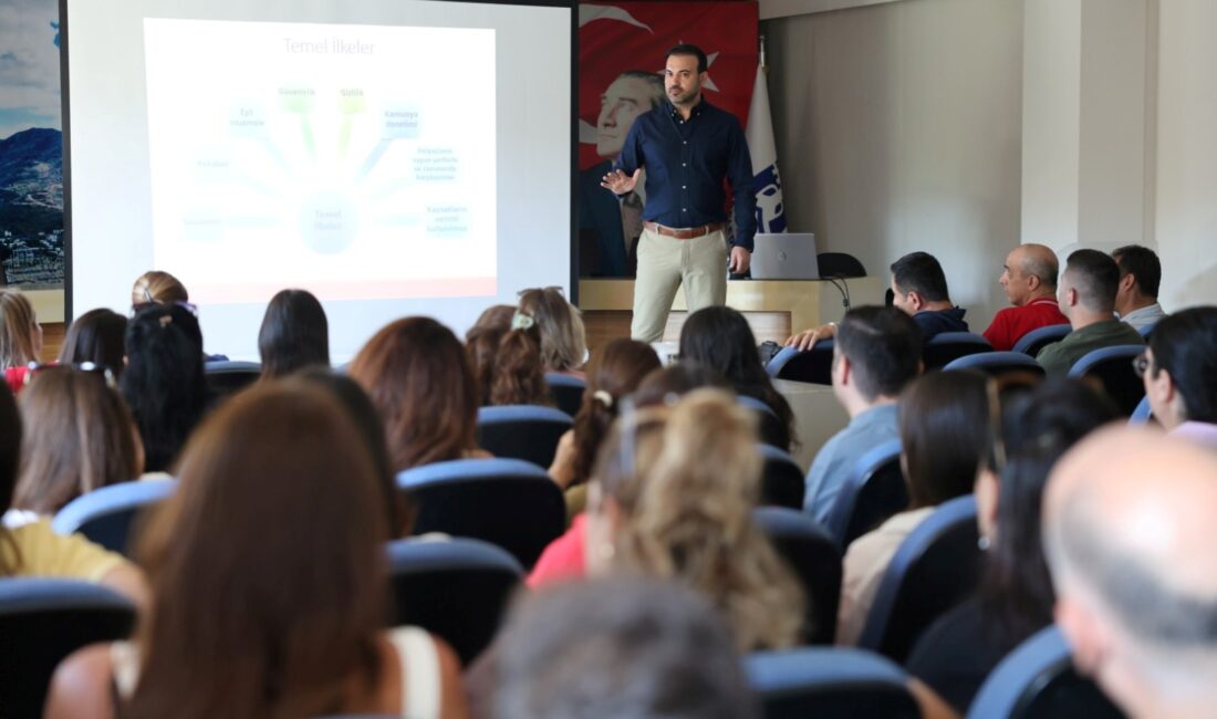 Bodrum Belediyesi Kurum İçi Eğitimlerini Sürdürüyor Bodrum Belediyesi, kurum içi hizmet kalitesini güçlendirmek amacıyla 2025 yılı