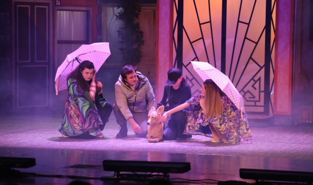 Bursa Şehir Tiyatrosu Perdelerini Öğretmenler İçin Ücretsiz Açıyor Bursa Büyükşehir