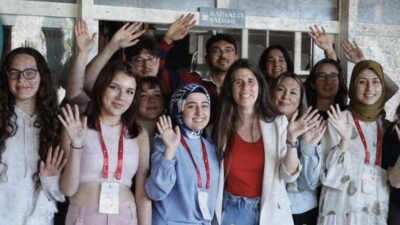 Çeşme Belediyesi’nden Üniversiteli Gençlere Eğitim Desteği Çeşme Belediyesi, sosyal belediyecilik