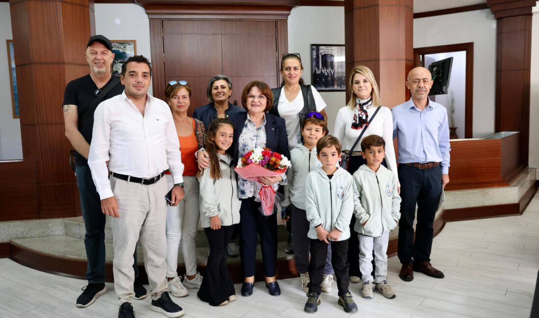 Küçük Yelkencilerden, Didim Belediye Başkanı Hatice Gençay’a Anlamlı Ziyaret Küçük Yelkencilerden, Didim Belediye Başkanı Hatice Gençay’a Anlamlı Ziyaret Türkiye