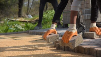 Pelitözü’nde Cadde ve Sokaklar Kilit Parke Çalışmalarıyla Güzelleşiyor Bilecik Belediyesi