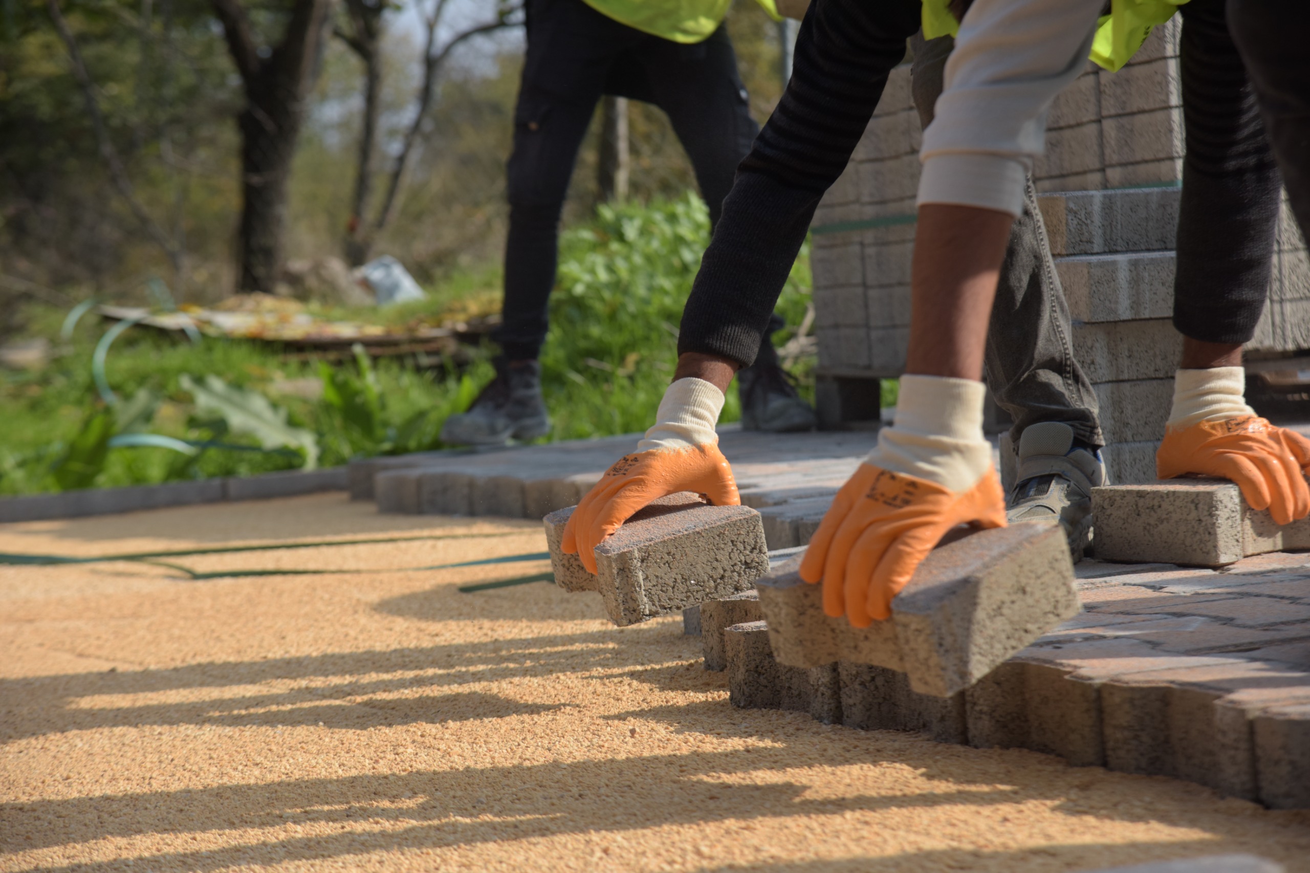 Pelitözü’nde Cadde ve Sokaklar Kilit Parke Çalışmalarıyla Güzelleşiyor Bilecik Belediyesi