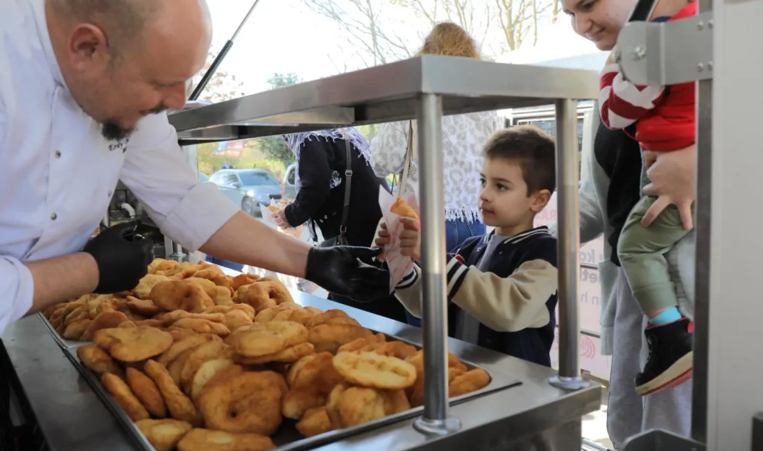 Edirne Belediyesi Şehitlerimizin Aziz Hatırasına Saygıyla Cuma Lokması Dağıttı Edirne Belediyesi Şehitlerimizin Aziz Hatırasına Saygıyla Cuma Lokması Dağıttı Edirne