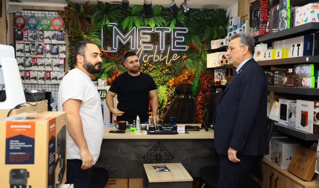 Esnaf ve vatandaş buluşmalarına devam eden İlkadım Belediye Başkanı İhsan