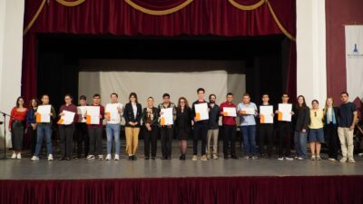 İzmir Büyükşehir Belediyesi’nin nöroçeşitli gençleri iş hayatına hazırlayan İş için