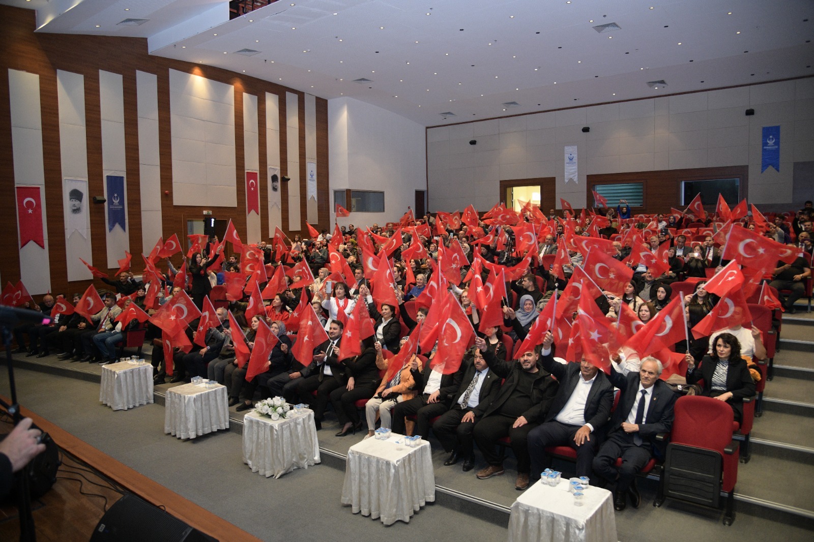 Atatürk’ün Fikirleri Kahramankazan Türkülerle Canlandırıldı Cumhuriyeti’n kurucusu Ulu Önder Gazi