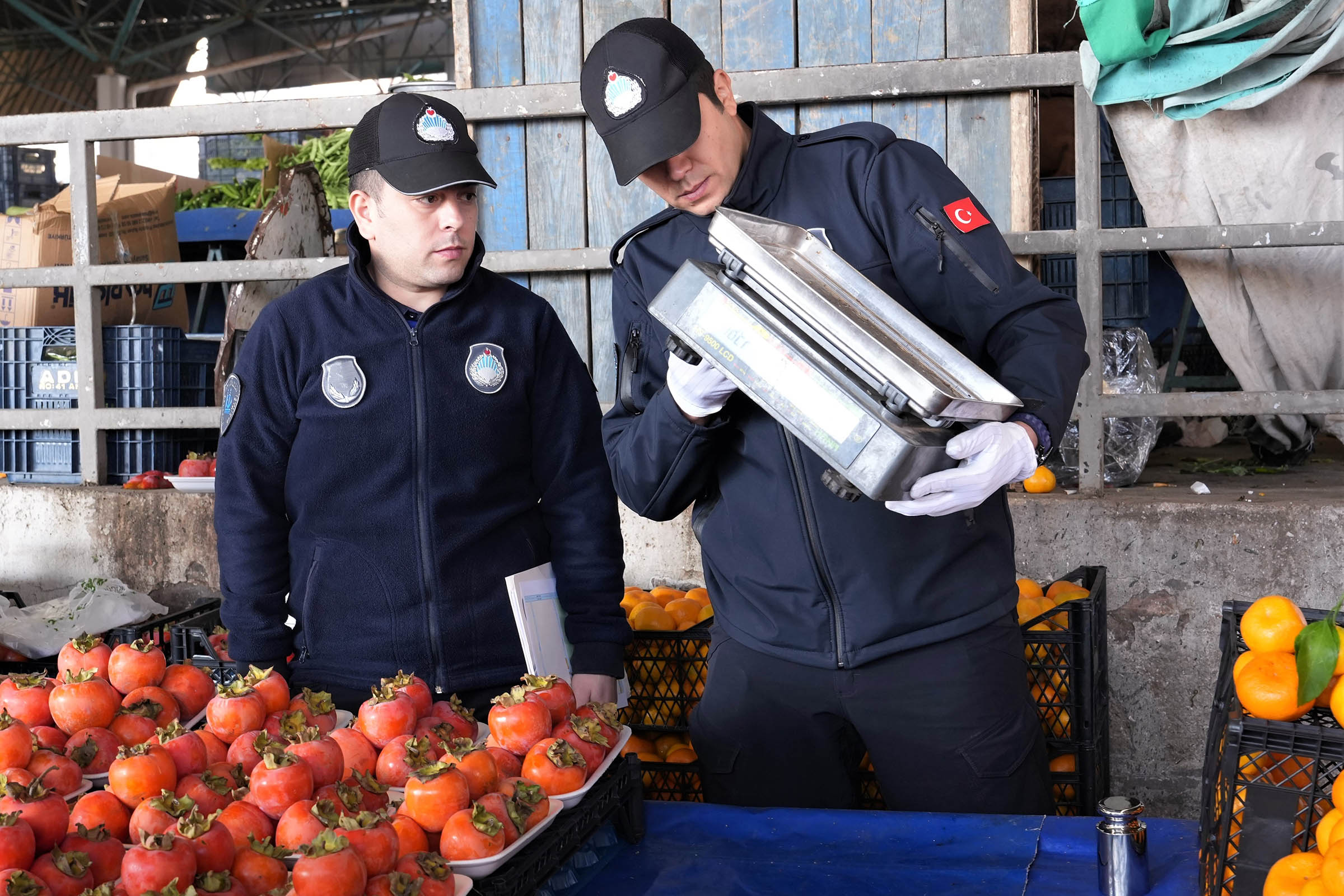 Keçiören Zabıtası’ndan Semt Pazarlarında Tartı Ve Terazi Denetimi Keçiören Belediyesi