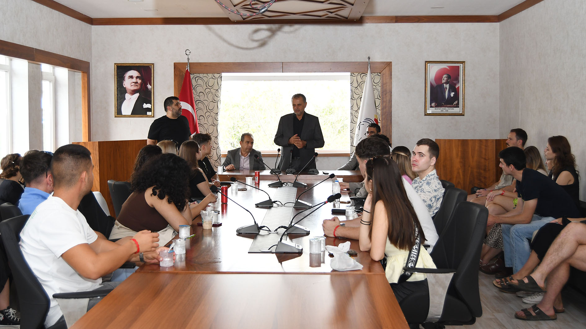 Erasmus Öğrencilerinden Başkan Vekili Mustafa Bilici’ye Ziyaret 3-12 Kasım tarihleri