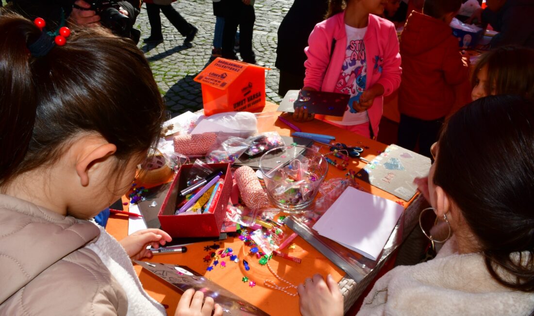 Kongre Meydanı 2-8 Kasım Lösemili