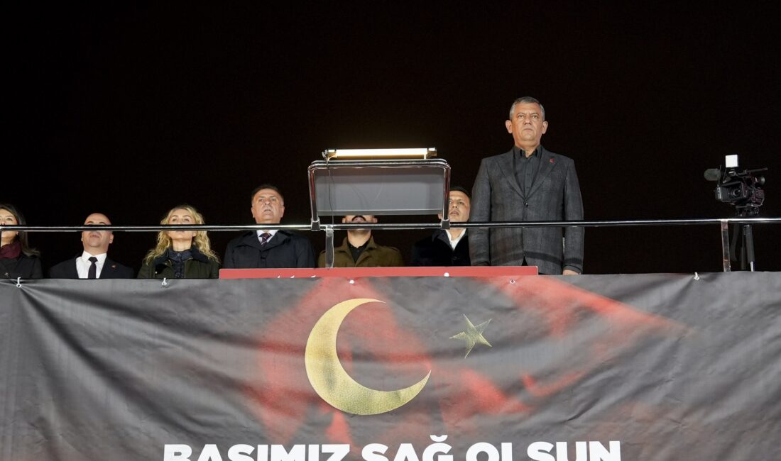 Özgür Özel: “Cesaretiniz Varsa Yargılamaları Canlı Yayınlayın, Millet Haklıyı Da