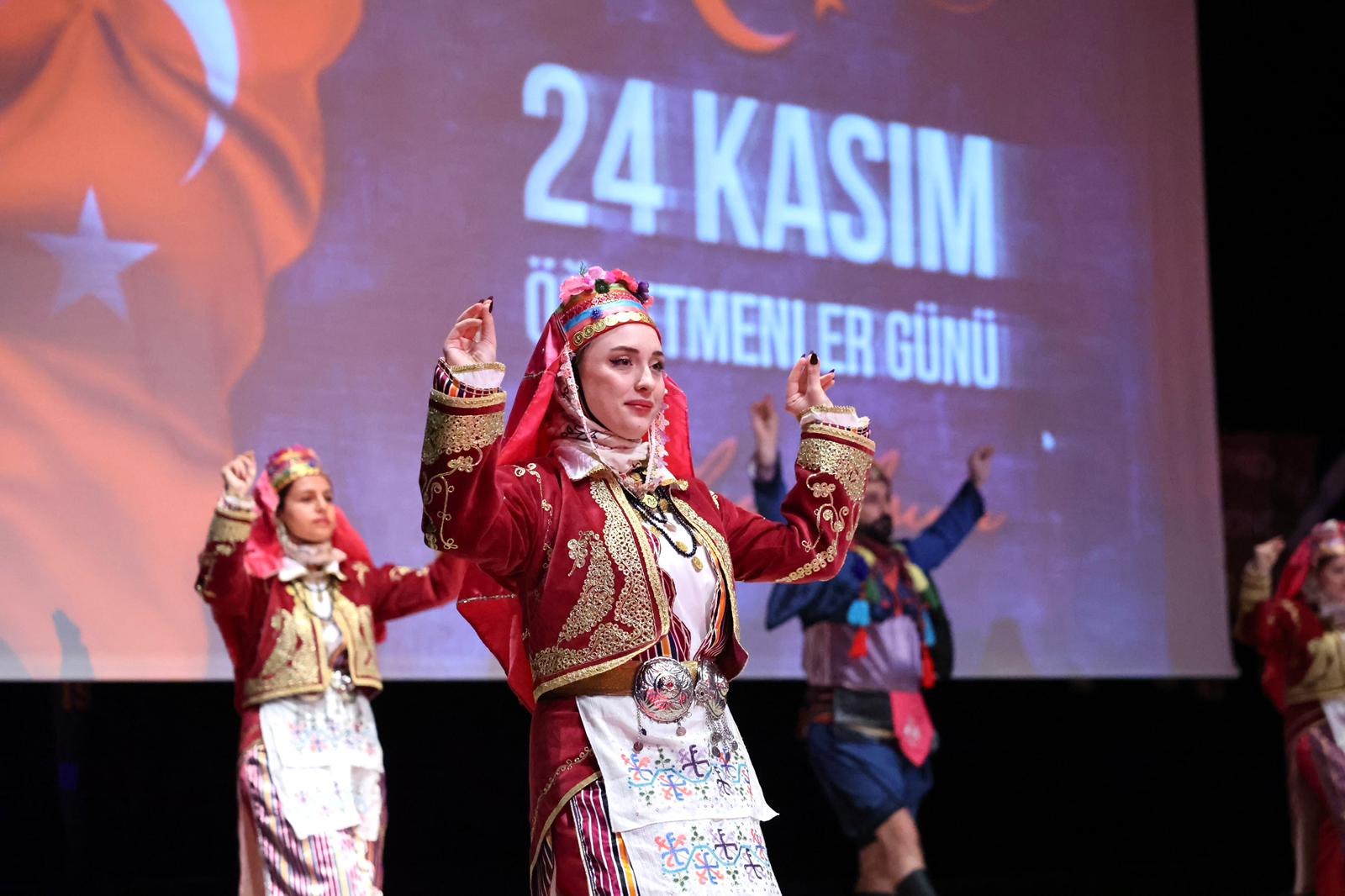 24 Kasım Öğretmenler Günü Bayrampaşa’da düzenlenen tören ve çeşitli etkinliklerle