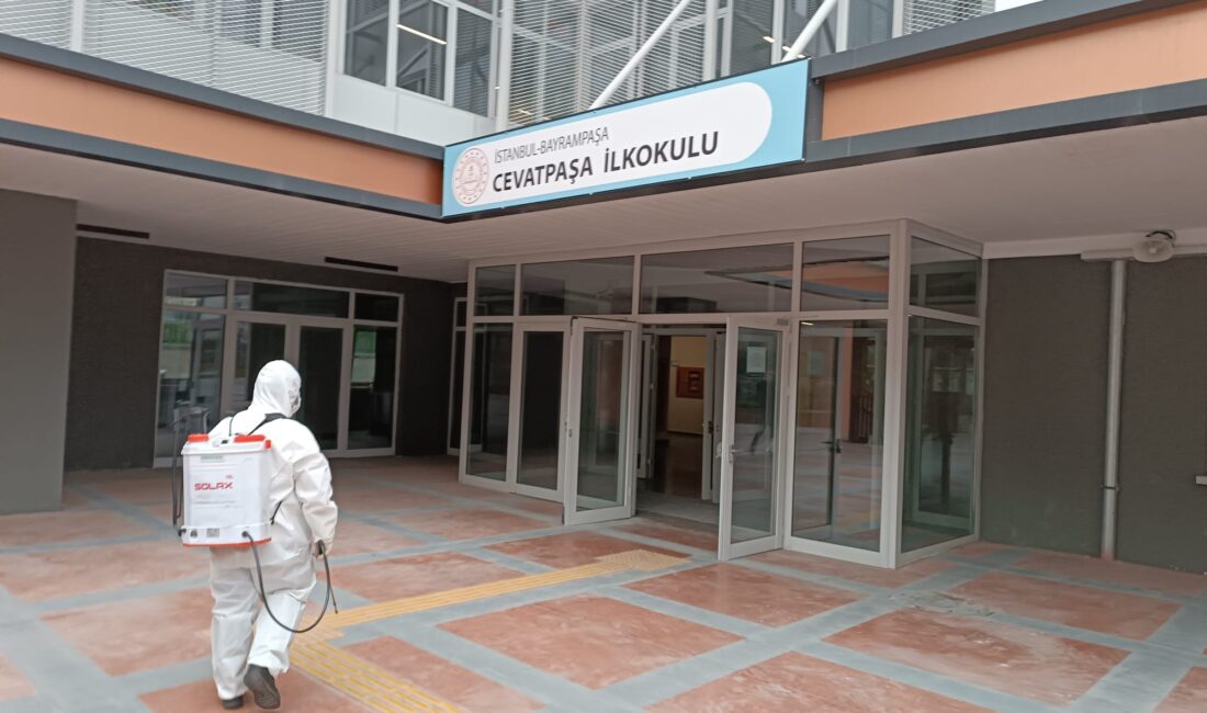 Bayrampaşa’da Okullar Dezenfekte Ediliyor Bayrampaşa Belediyesi, ilçedeki toplam 47 okulu