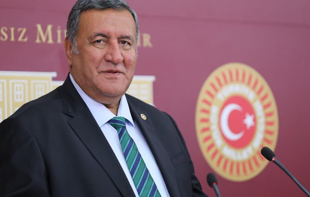 Ömer Fethi Gürer: “Gebe İnekler Dahi Haciz Edildi” Ömer Fethi Gürer: “Gebe İnekler Dahi Haciz Edildi” CHP Niğde