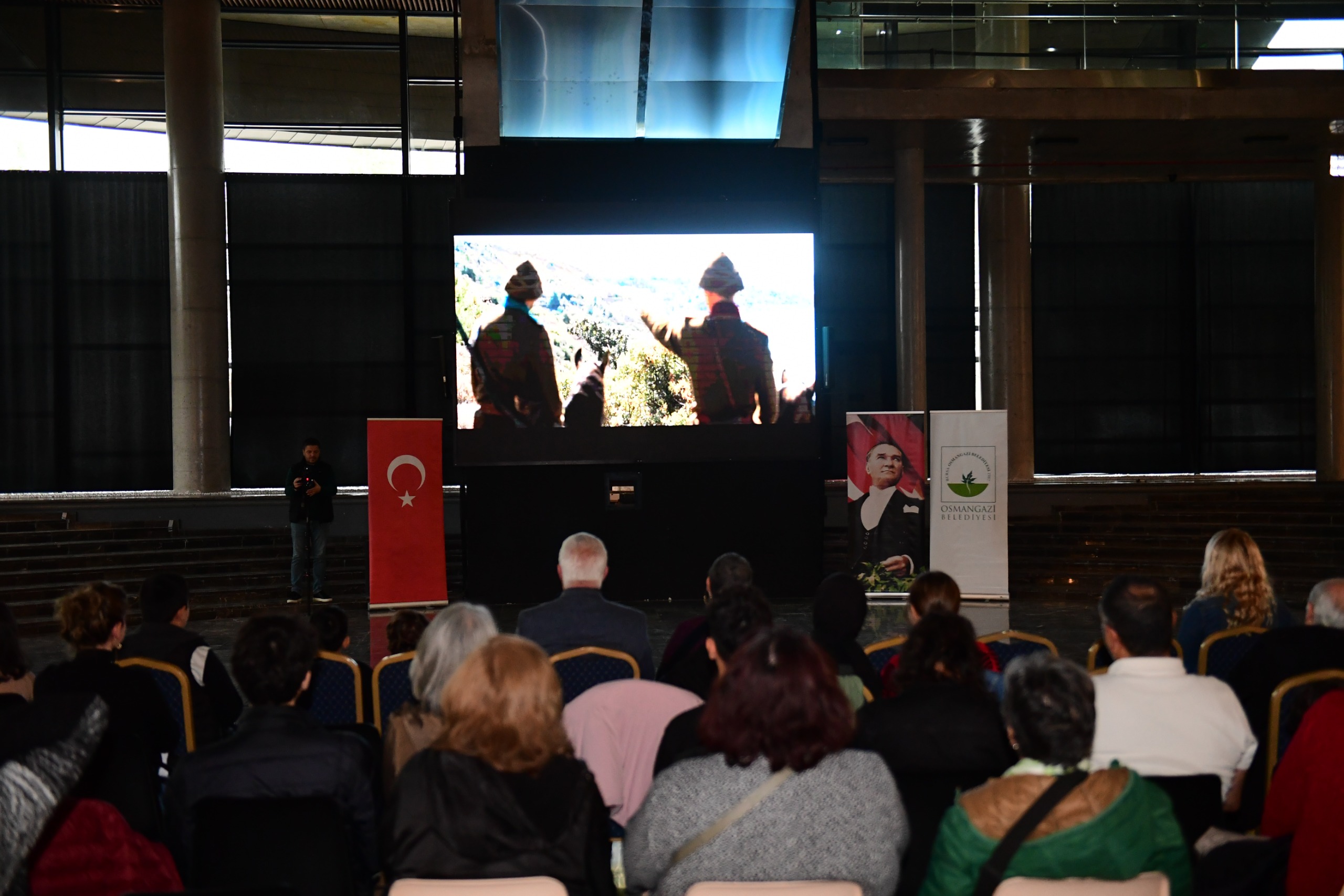 Osmangazi Belediyesi tarafından Cumhuriyetimizin kurucusu Gazi Mustafa Kemal
Atatürk’ü Anma Haftası