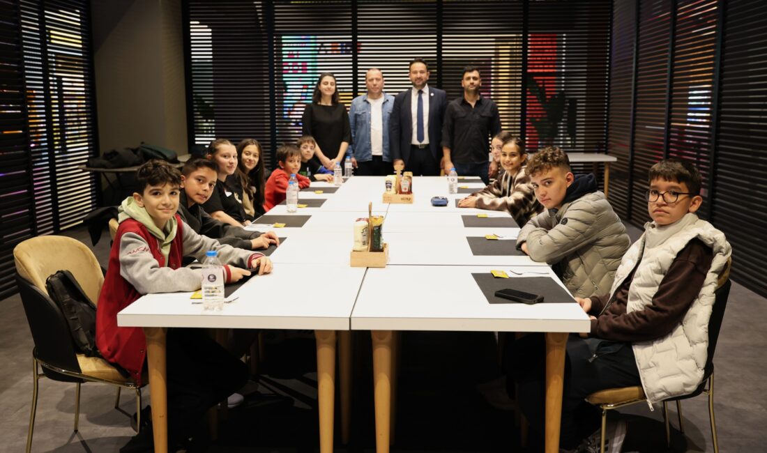 Osmangazi Belediyesi Başarılı Dijiders Öğrencilerini Ödüllendirdi Osmangazi Belediyesi’nin “Dijiders’ Dijital Dershane hizmetinden faydalanan ve
girdikleri deneme sınavlarında