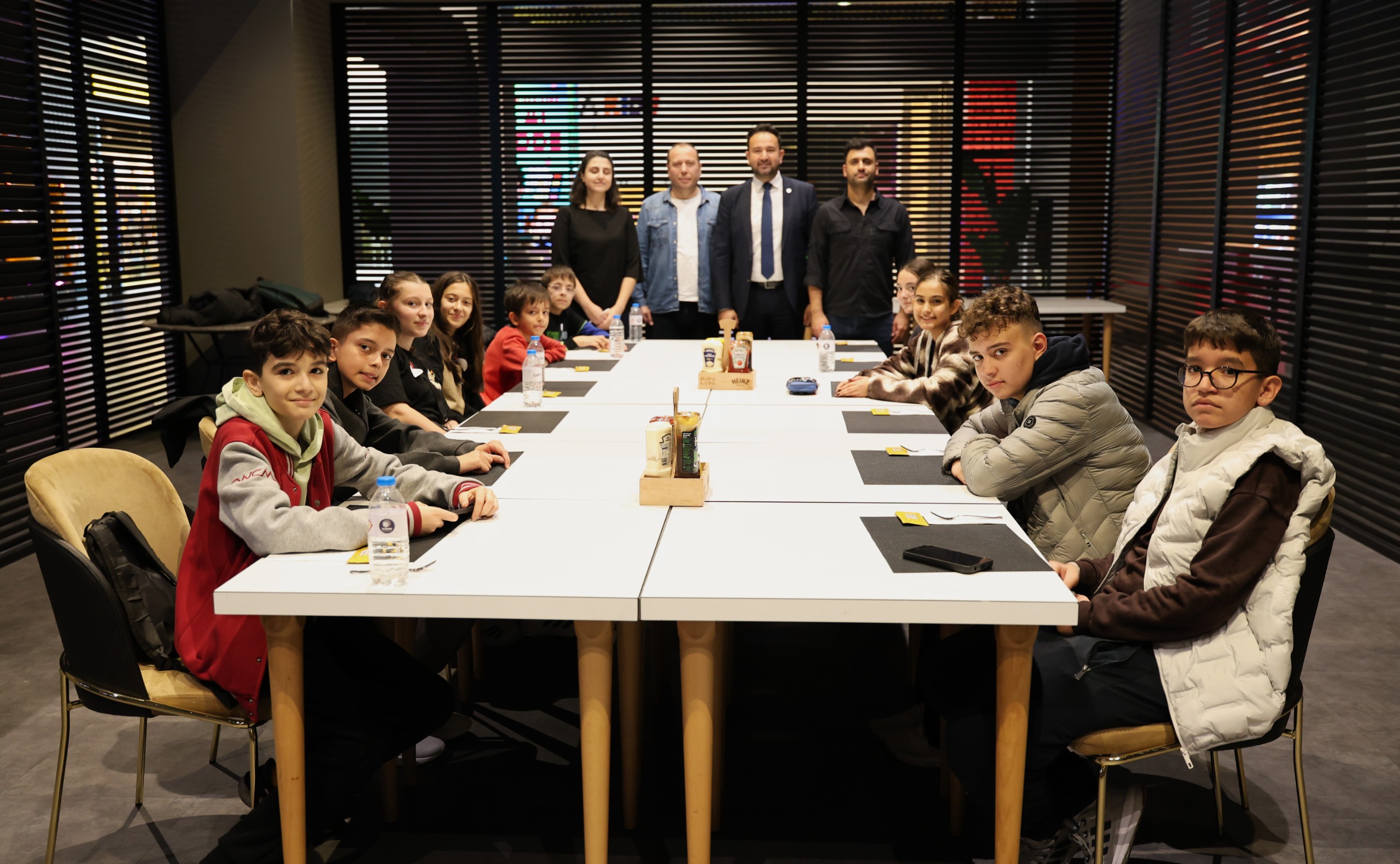 Osmangazi Belediyesi’nin “Dijiders’ Dijital Dershane hizmetinden faydalanan ve
girdikleri deneme sınavlarında