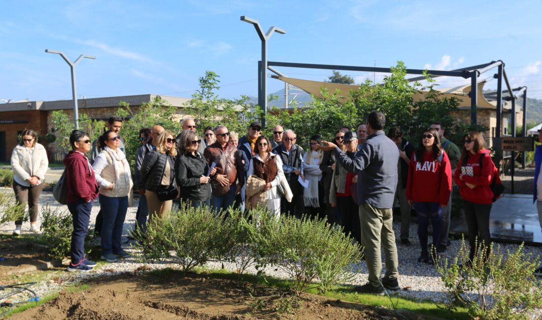İzmirli Turist Rehberlerinden Efes Tarlası Yaşam Köyü’ne Eğitim Ziyareti İzmir