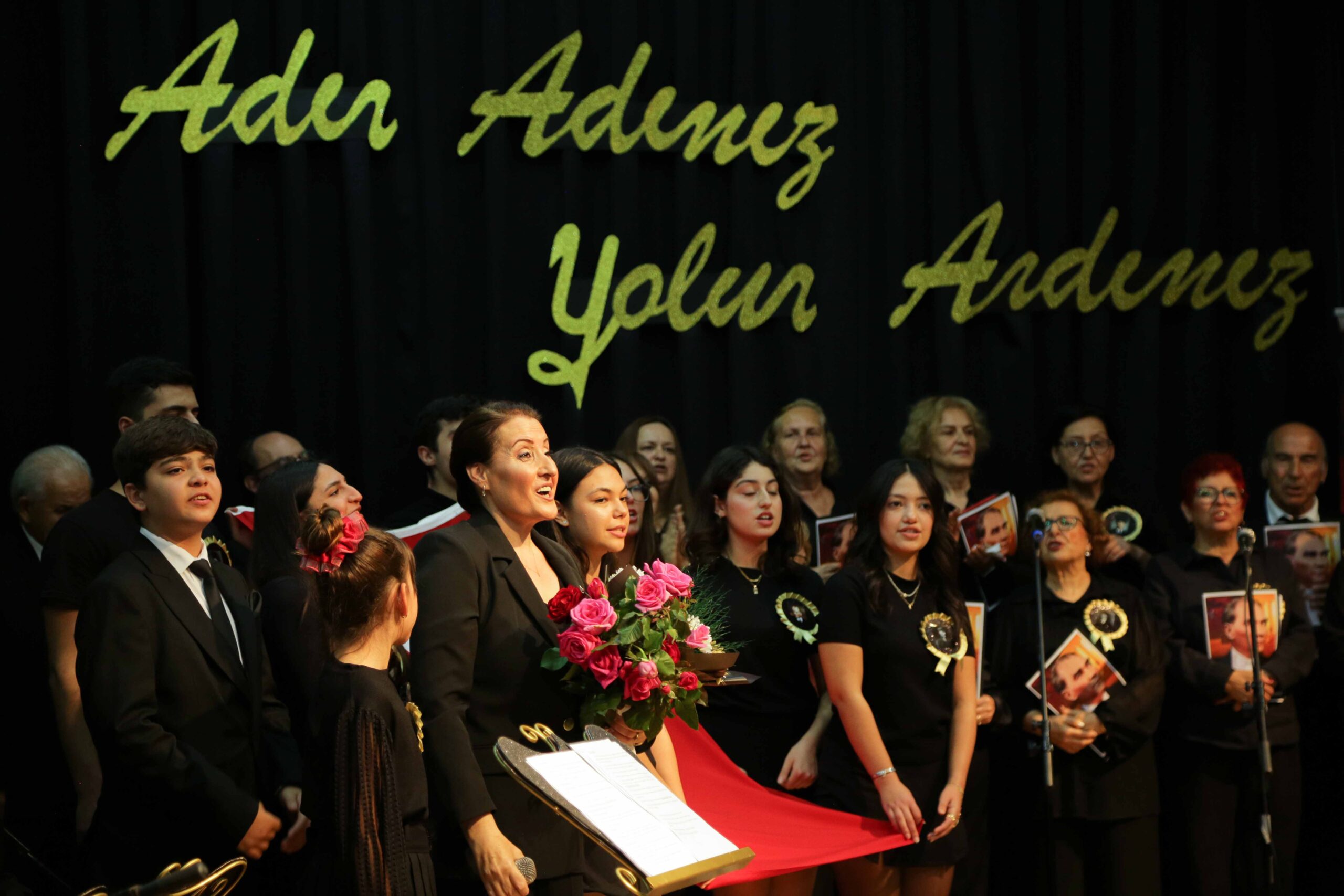  Seferihisar’da 10 Kasım Özel Konseri İzmir’in Seferihisar ilçesinde, Ulu Önder