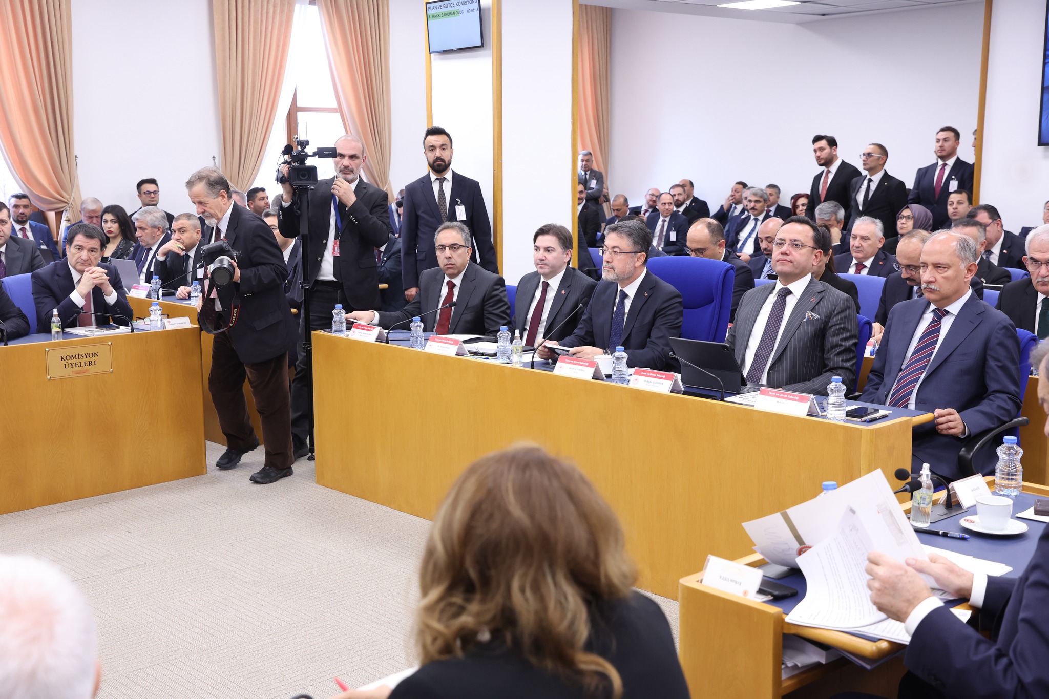 Evrim Karakoz’dan Bakan İbrahim Yumaklı’ya Sert Çıkış: “Türk Çiftçisine, Türk