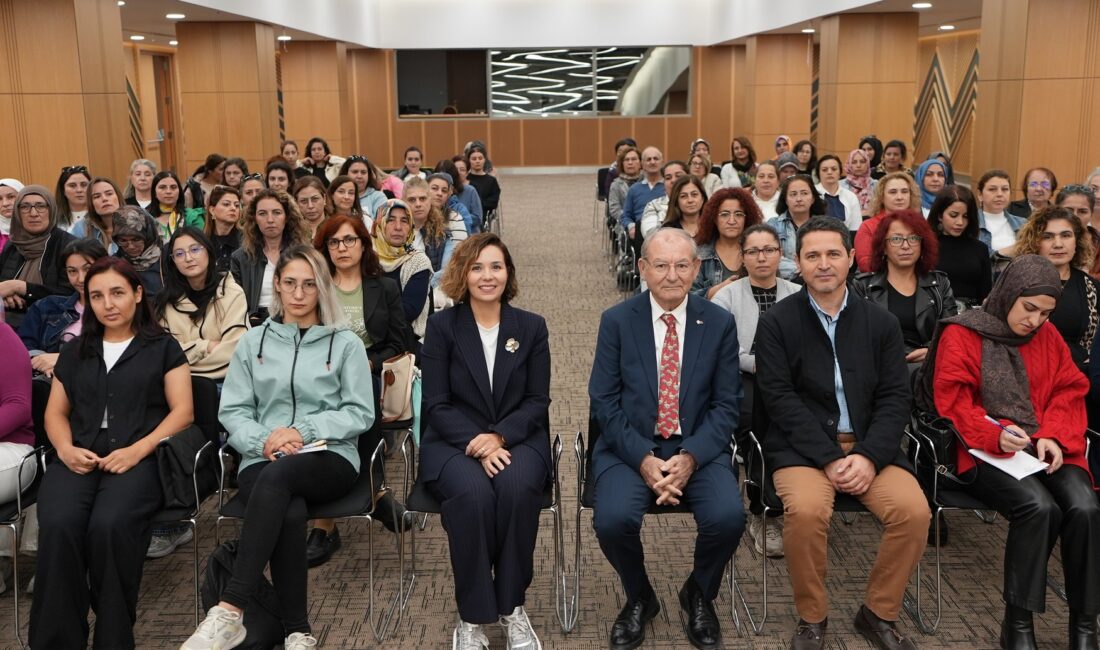 Denizli’de Kadın Girişimcilere “Telefonla Ürün Fotoğrafçılığı” Eğitimi Verildi Denizli Büyükşehir Belediyesi Kent Konseyi, Pamukkale Üniversitesi, Güney Ege Kalkınma