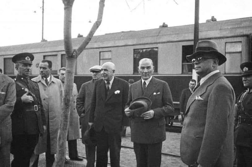 Ekim ayının son günleri… Atatürk; Nuri Conker, Salih Bozok, Recep