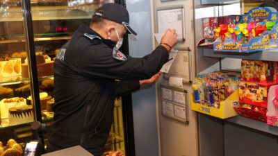 Uşak Belediyesi Zabıta Müdürlüğü Ekipleri Unlu Mamuller Üreten İş Yerlerini