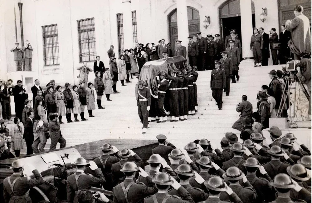 4 Kasım 1953 Sonsuzluğa Uğurlanış: Bir Milletin Vedası 4 Kasım