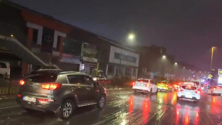 Meteoroloji’den kuvvetli yağış uyarısı! Bu illerde yaşayanlar dikkat Meteoroloji Genel Müdürlüğü beklenen hava durumu raporunu paylaştı. Mevsim normallerinin